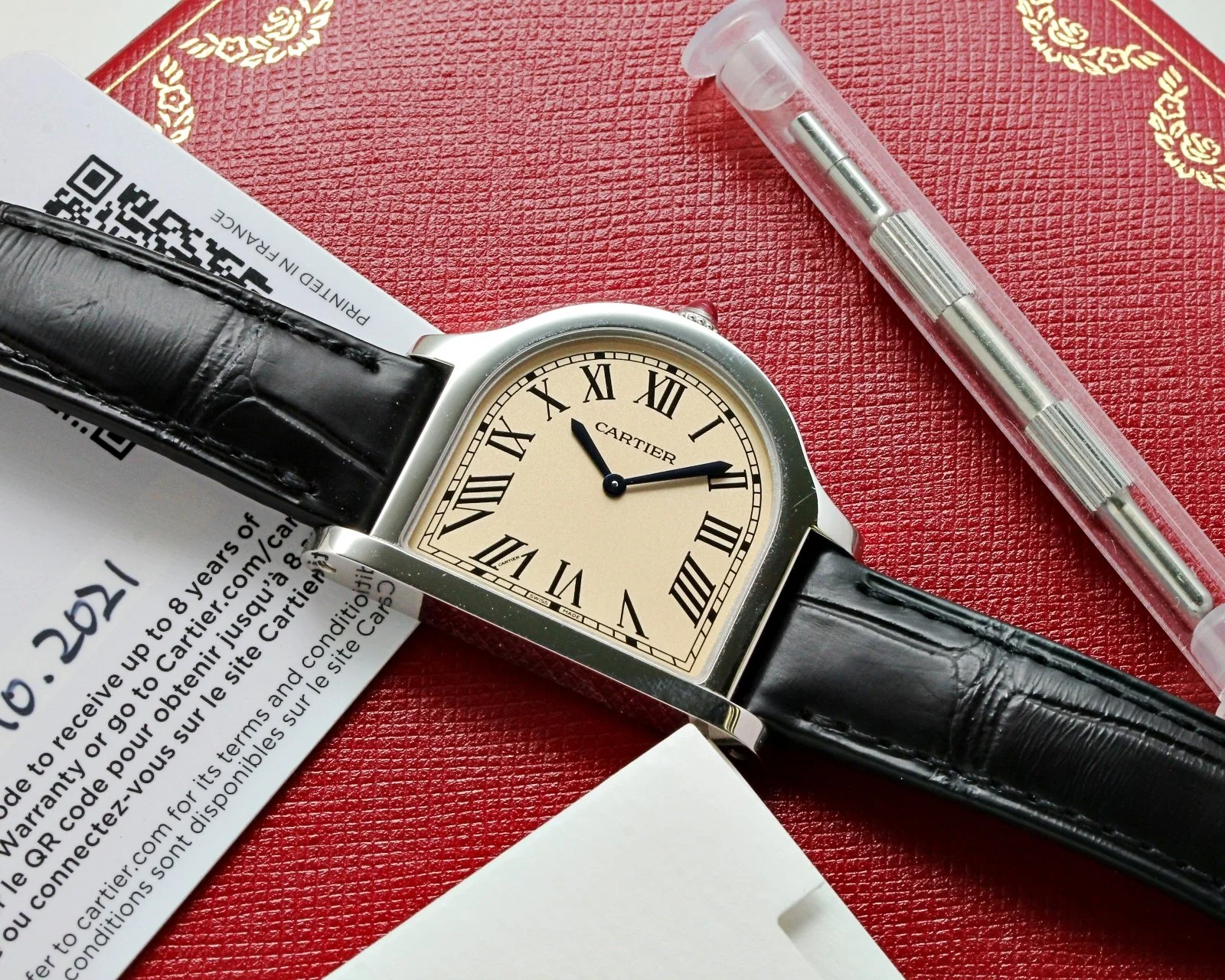 Cloche de Cartier Platinum WGCC0004